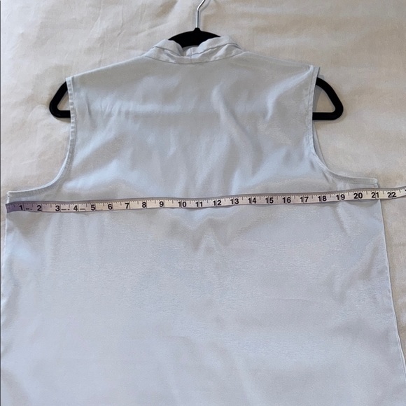 Le Chateau Blue Sleeveless Relaxed Blouse with Front Pleat - Picture 6 of 9